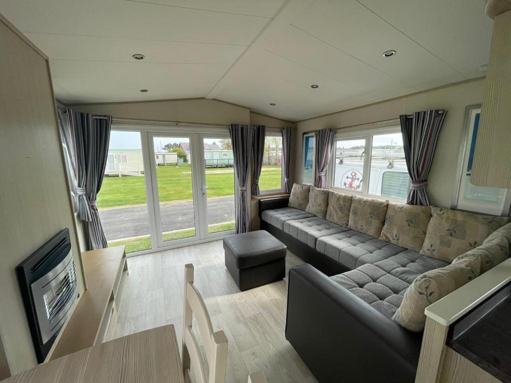Pg177 Golden Palm Resort 8 Berth Caravan With Decking Chapel Saint Leonards Exteriör bild