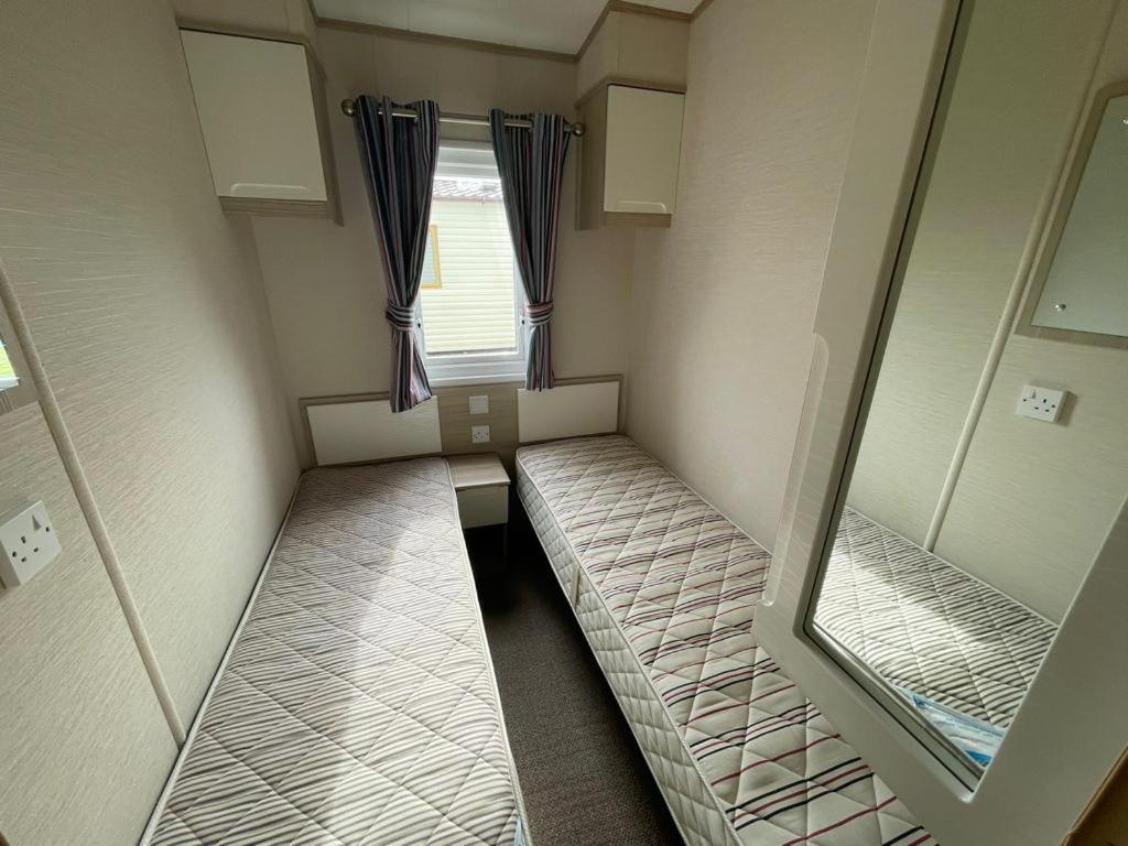 Pg177 Golden Palm Resort 8 Berth Caravan With Decking Chapel Saint Leonards Exteriör bild