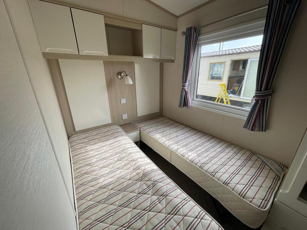 Pg177 Golden Palm Resort 8 Berth Caravan With Decking Chapel Saint Leonards Exteriör bild